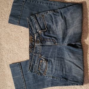 Tommy Hilfiger jeans in a size 2.  They are cropped.